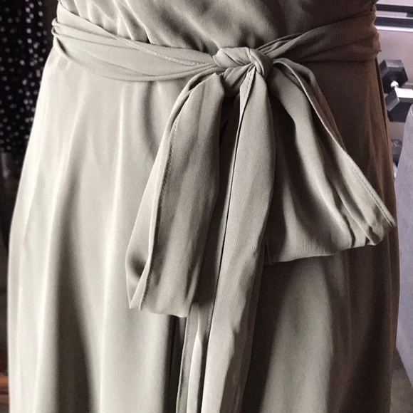 ✨HP New With Tags Chiffon Wraparound Olive Dress - Picture 4 of 8